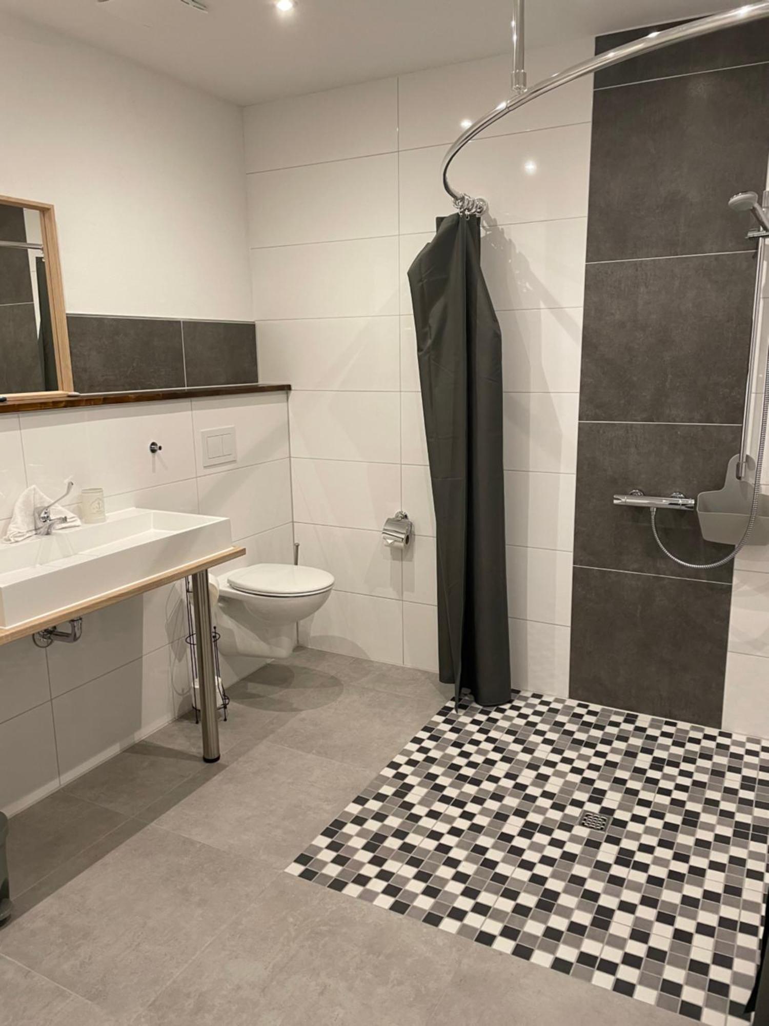 Rhauderfehn Hotel Alte Navigationsschule מראה חיצוני תמונה