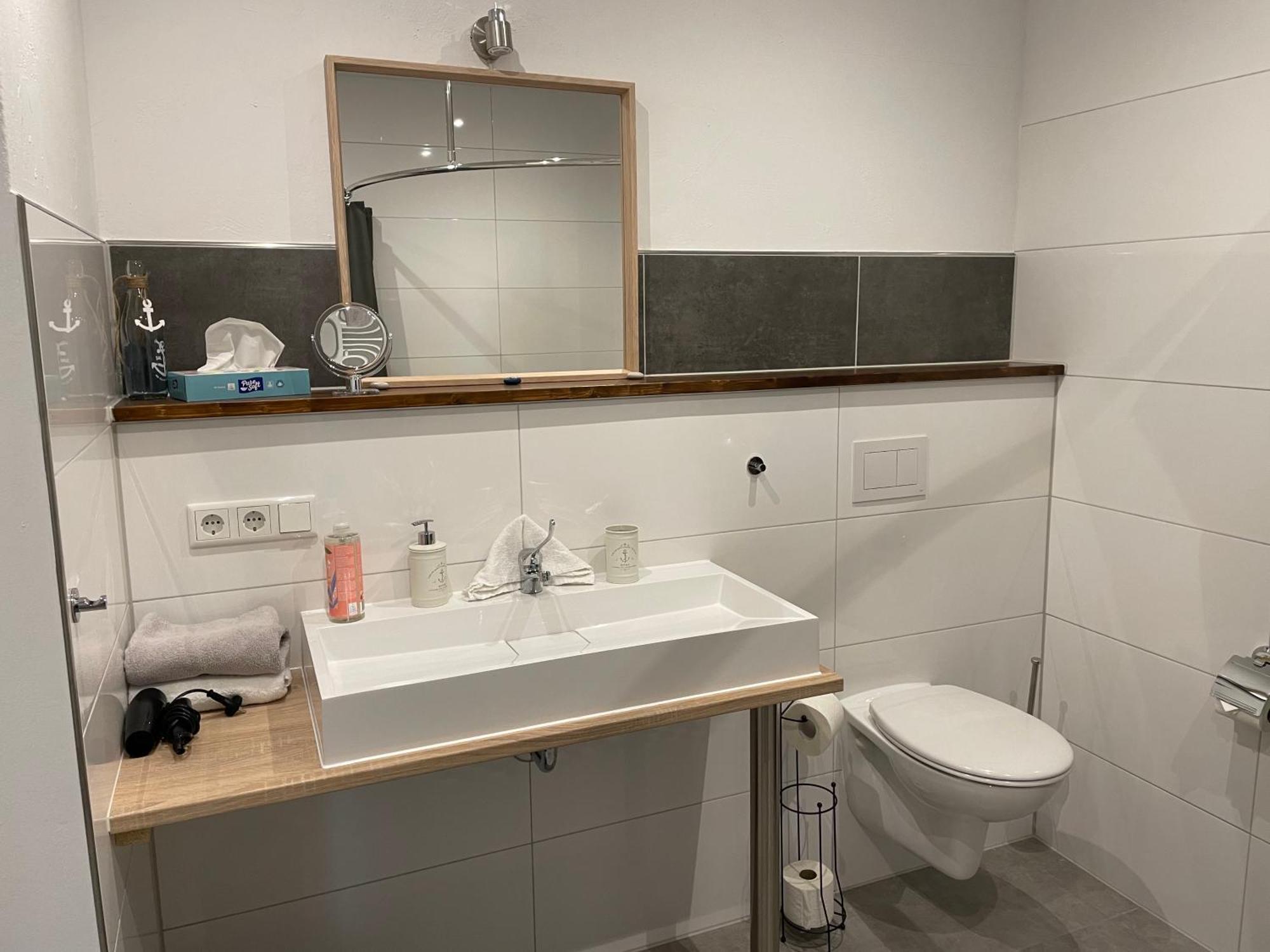 Rhauderfehn Hotel Alte Navigationsschule מראה חיצוני תמונה
